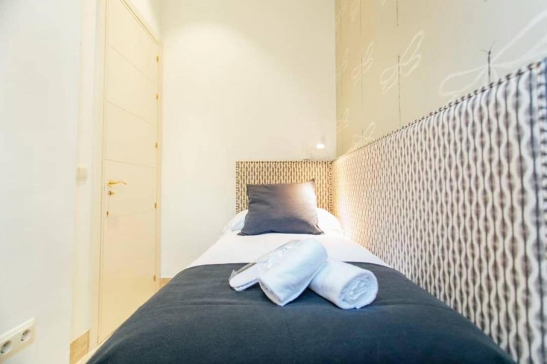 New With Height- 2Bd 1Bth- Pajaritos Lejlighed Sevilla Eksteriør billede