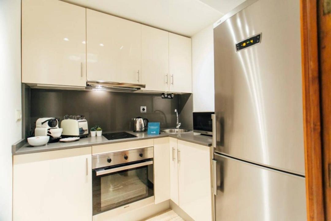New With Height- 2Bd 1Bth- Pajaritos Lejlighed Sevilla Eksteriør billede